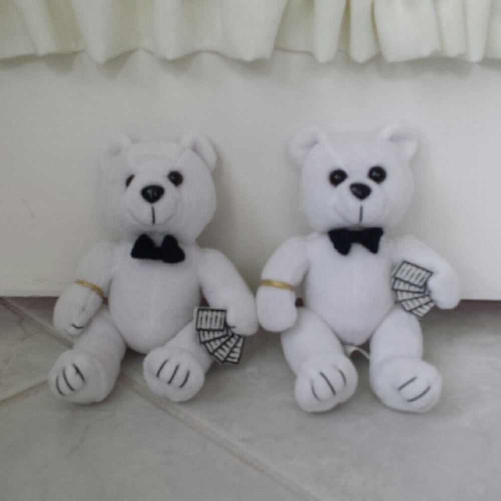 Boutique Card Playing Bears